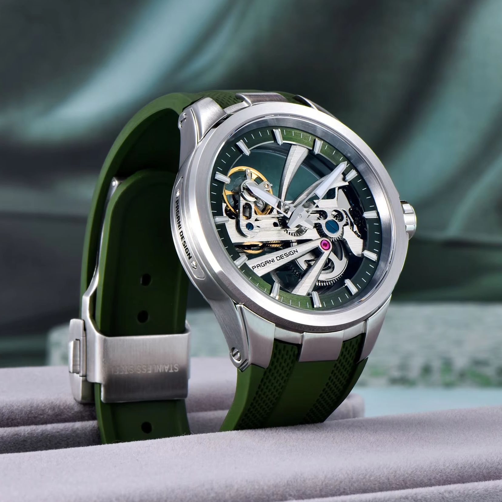 Groen skelet PAGANI DESIGN PDY - Rubber Strap Diver recensie en prijs