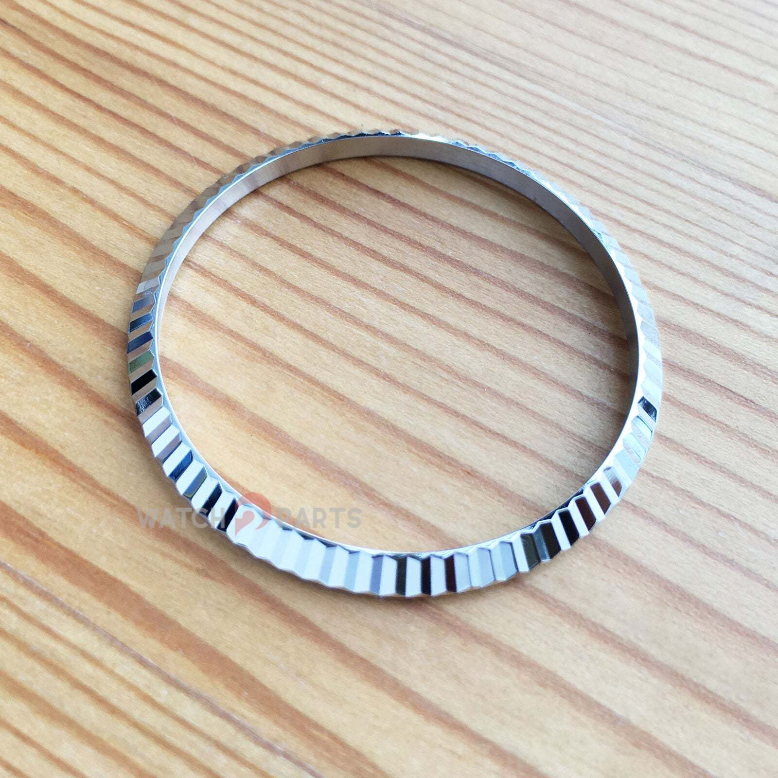 Stalen gecanneleerde ringring  - Rolex Watch Datejust recensie en prijs