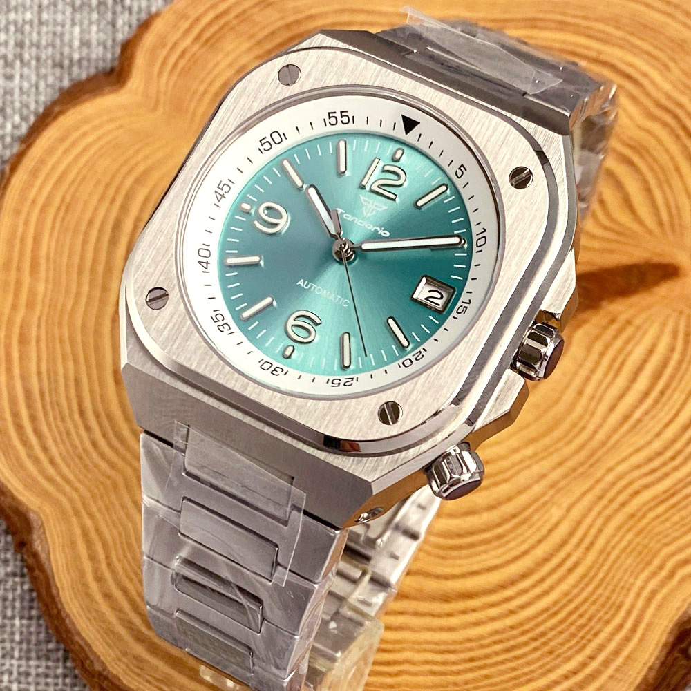 AR saffierglas 42 mm vierkant  - Rolex Watch Submariner recensie en prijs