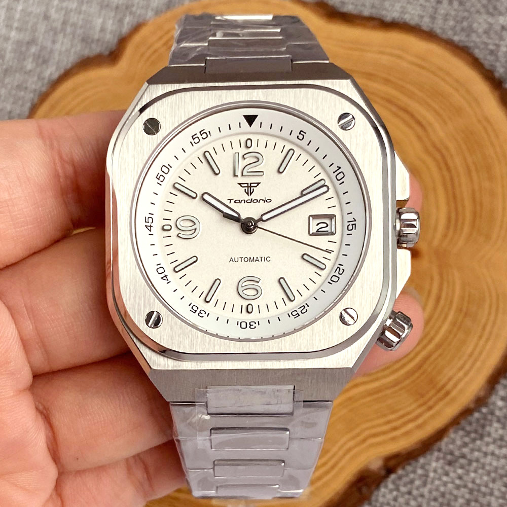 AR saffierglas 42 mm vierkant  - Rolex Watch Submariner recensie en prijs