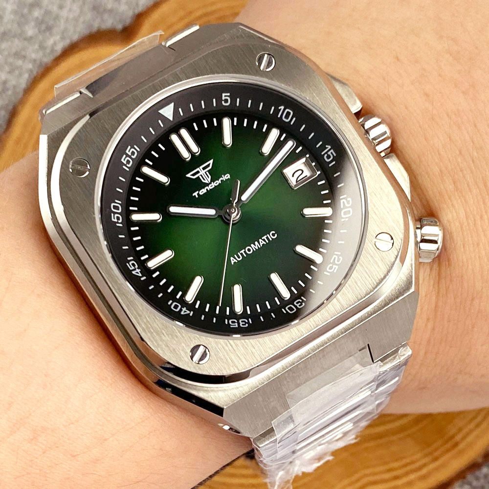 AR saffierglas 42 mm vierkant  - Rolex Watch Submariner recensie en prijs